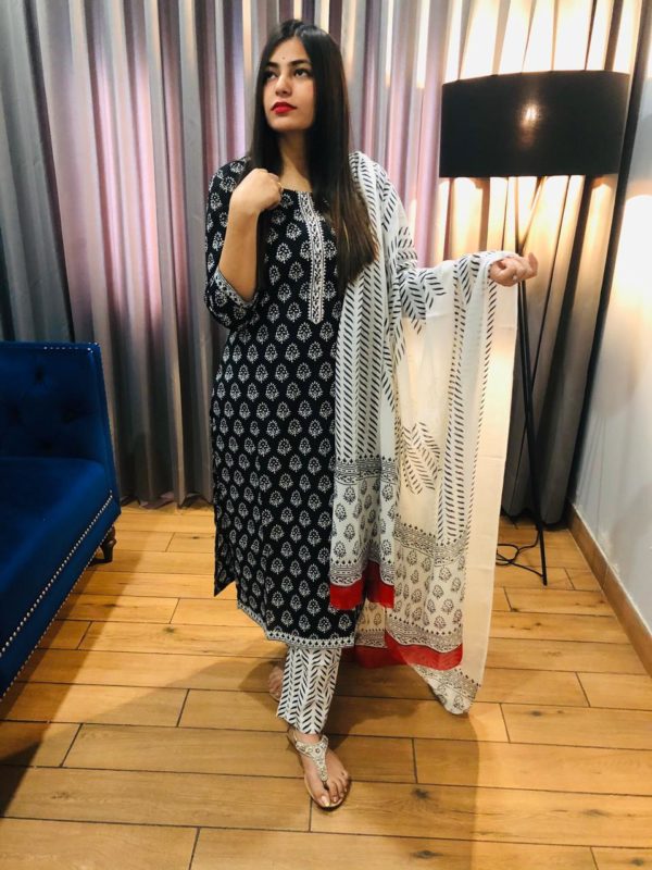 Monochrome Printed Kurta Pants Set